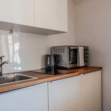 Castle View Apartment *